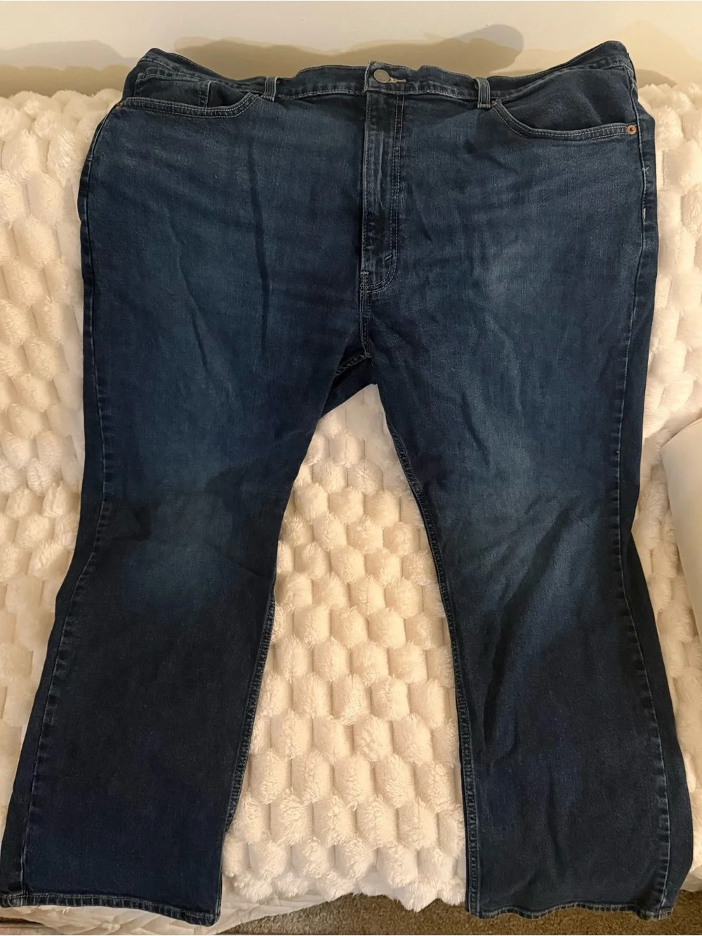 Levi's Signature Relaxed Dark Blue Denim Jeans with Tan Stitching